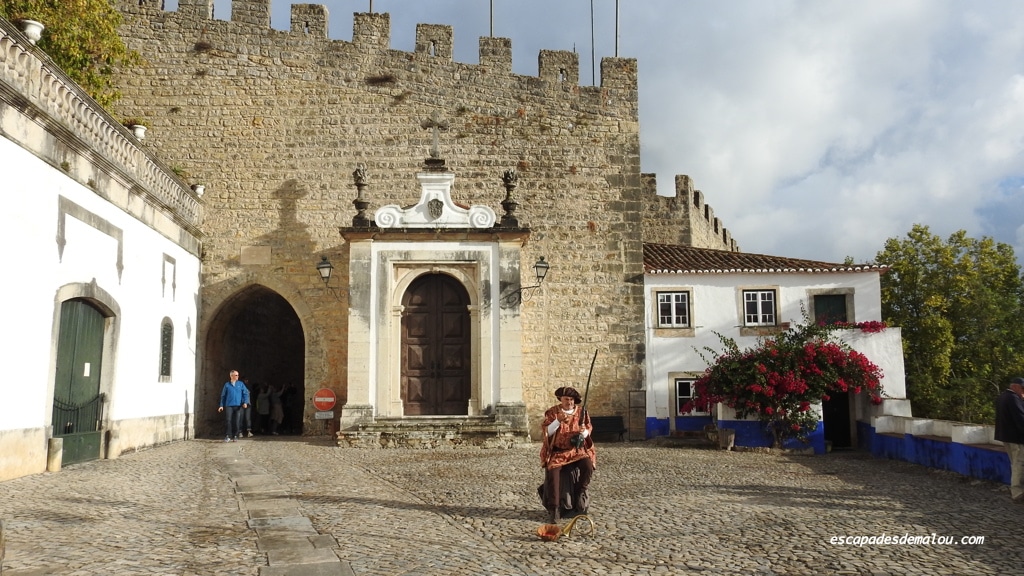 https://escapadesdemalou.com/2017/06/obidos-ville-medievale/
