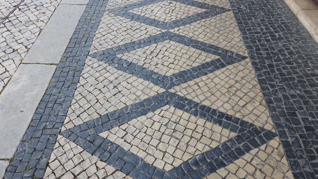 https://escapadesdemalou.com/2018/01/les-trottoirs-portugais-un-patrimoine-culturel/