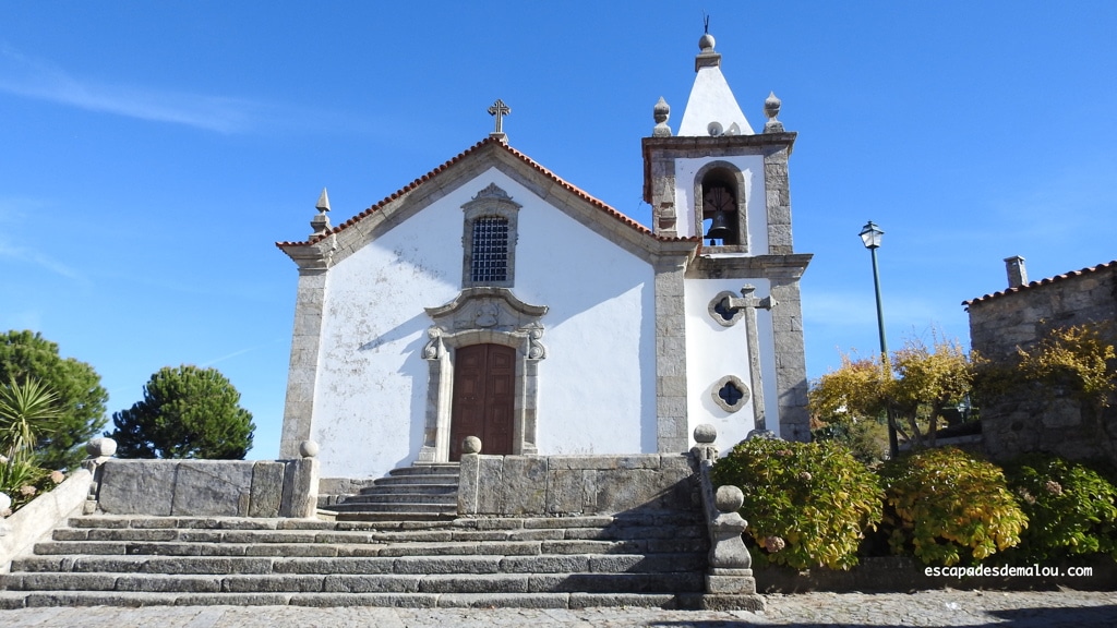https://escapadesdemalou.com/linhares-da-beira-village-historique-du-centre-portugal/