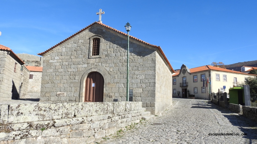 https://escapadesdemalou.com/linhares-da-beira-village-historique-du-centre-portugal/