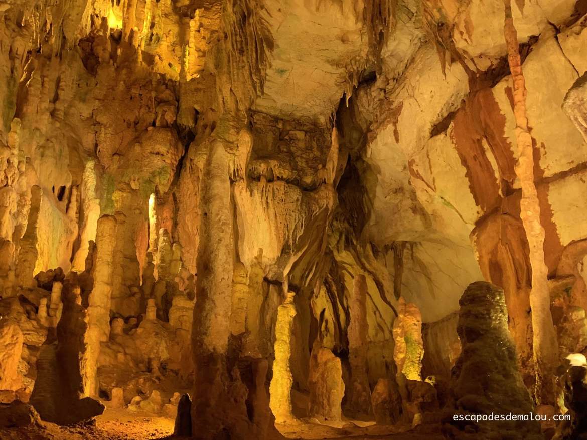 https://escapadesdemalou.com/grottes-de-moeda-un-patrimoine-naturel-de-toute-beaute/
